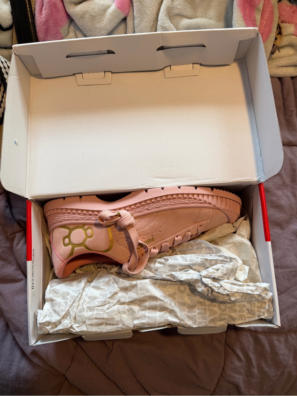 Hello Kitty Pumas